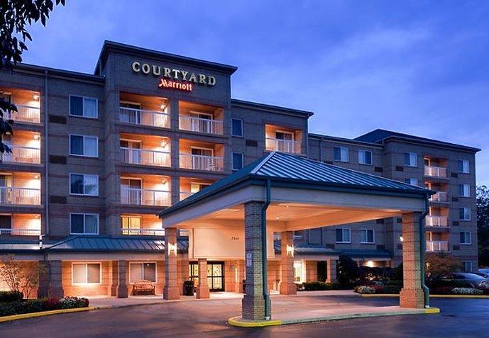 Courtyard Cleveland Airport South Ξενοδοχείο Middleburg Heights Εξωτερικό φωτογραφία